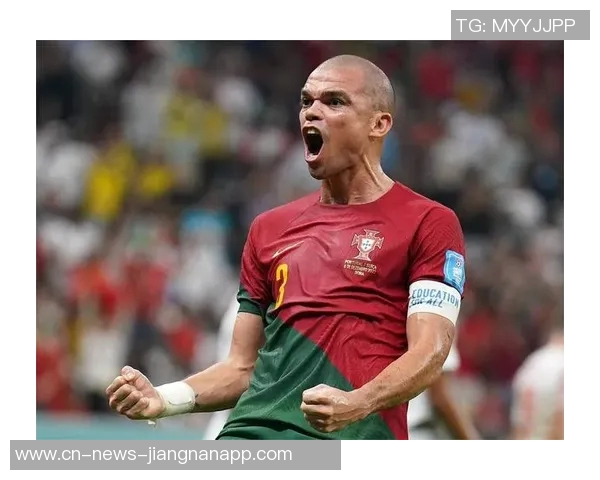 佩佩回忆初见C罗时光:17岁少年训练后啃苹果健身的故事 佩佩回忆初见C罗时光:17岁少年训练后啃苹果健身的故事