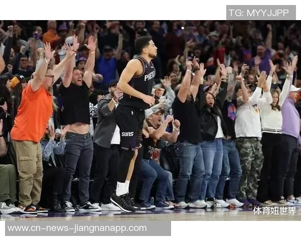 布克生涯30分以上比赛达到223场追平伯德距离前30仅差4场